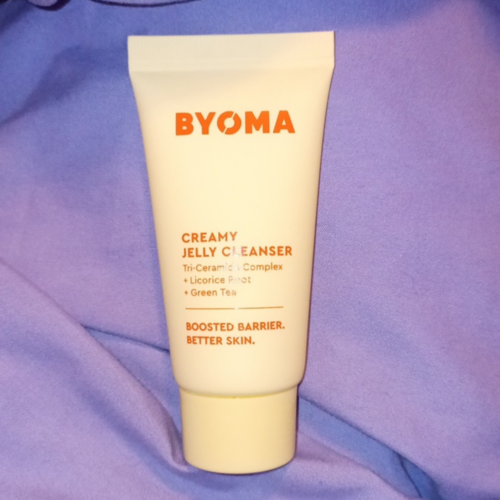 Creamy jelly cleanser